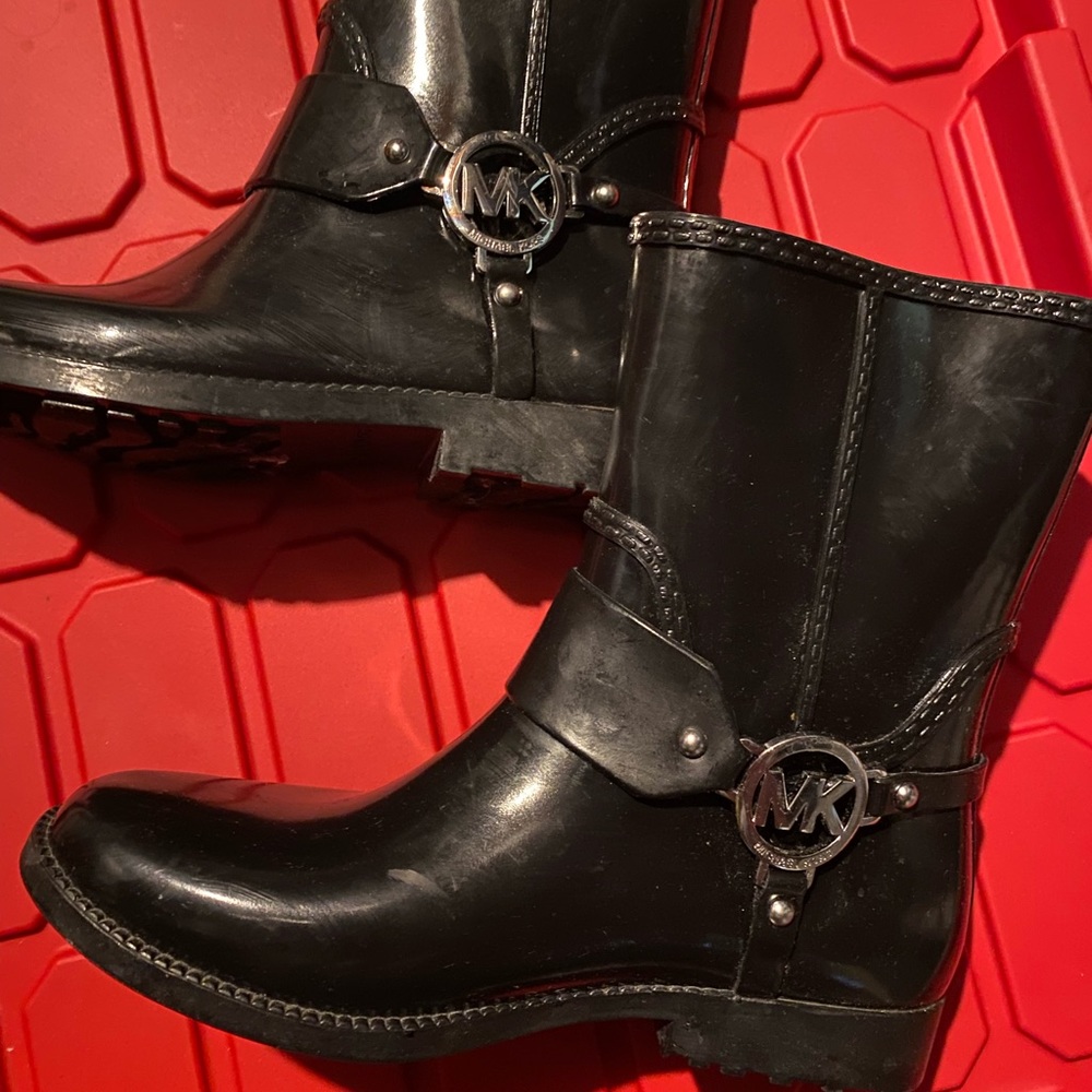 Size 7 Michael Kors brand new boots.